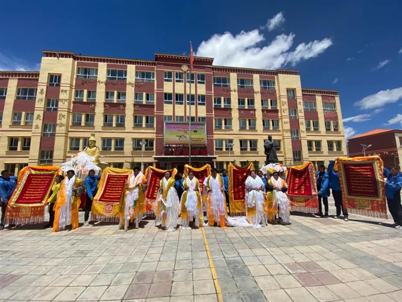治多教師用堅守精神扎根基層，點亮教育的希望明燈