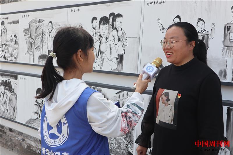 新華小記者鄧鑰涵采訪王宅小學李萍如副校長.jpg