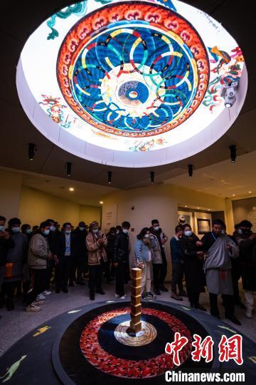 圖為天文歷算觀測儀。　何蓬磊 攝