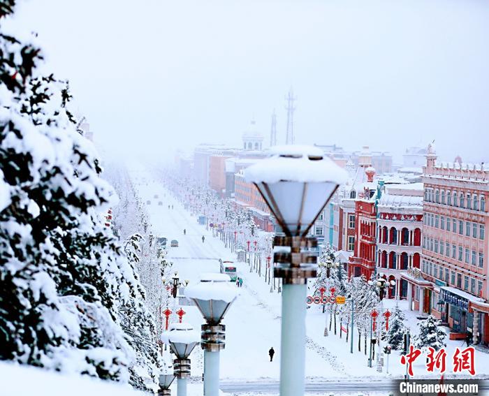 暴雪突襲，“神州北極”漠河一夜之間由春返冬?！⊥蹙瓣?yáng) 攝