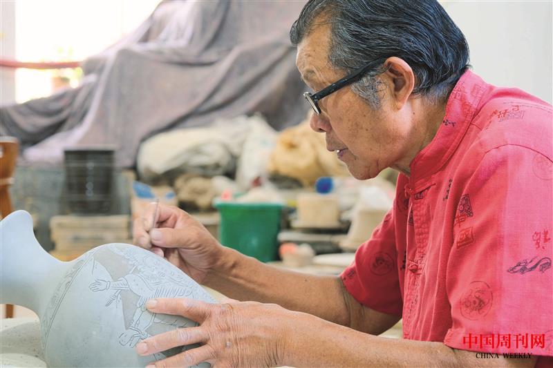 盧群山彩陶工作室-馬標-13909679766.jpg