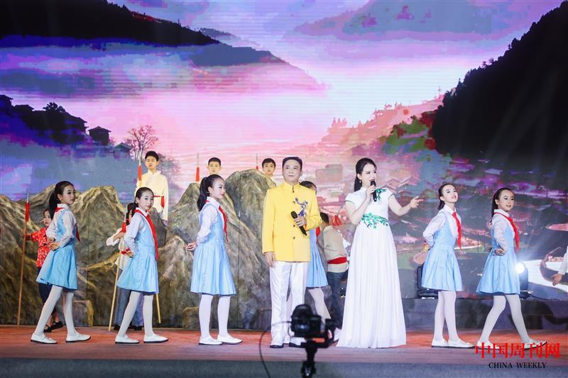 客家山歌表演唱《歌唱少年英雄黃友仔》（廣東省金獎）.jpg