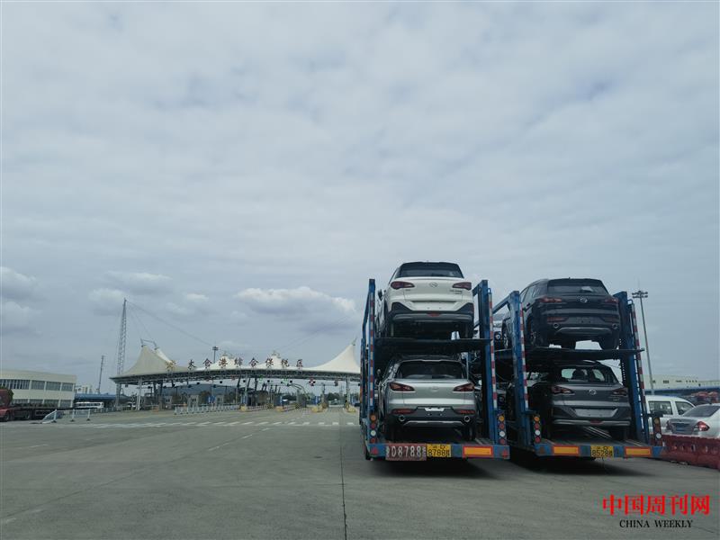 訊唐打通太倉港“區(qū)港聯(lián)動”整車出口業(yè)務(wù)新模式.jpg 訊唐打通太倉港“區(qū)港聯(lián)動”整車出口業(yè)務(wù)新模式.jpg