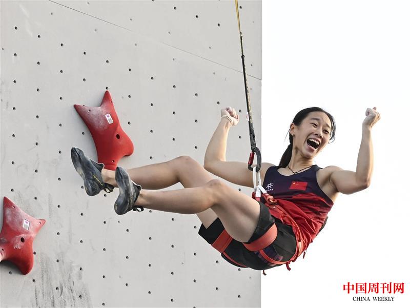 在女子攀巖速度賽決賽中，中國選手周婭菲以6秒54的成績奪得冠軍2.jpeg